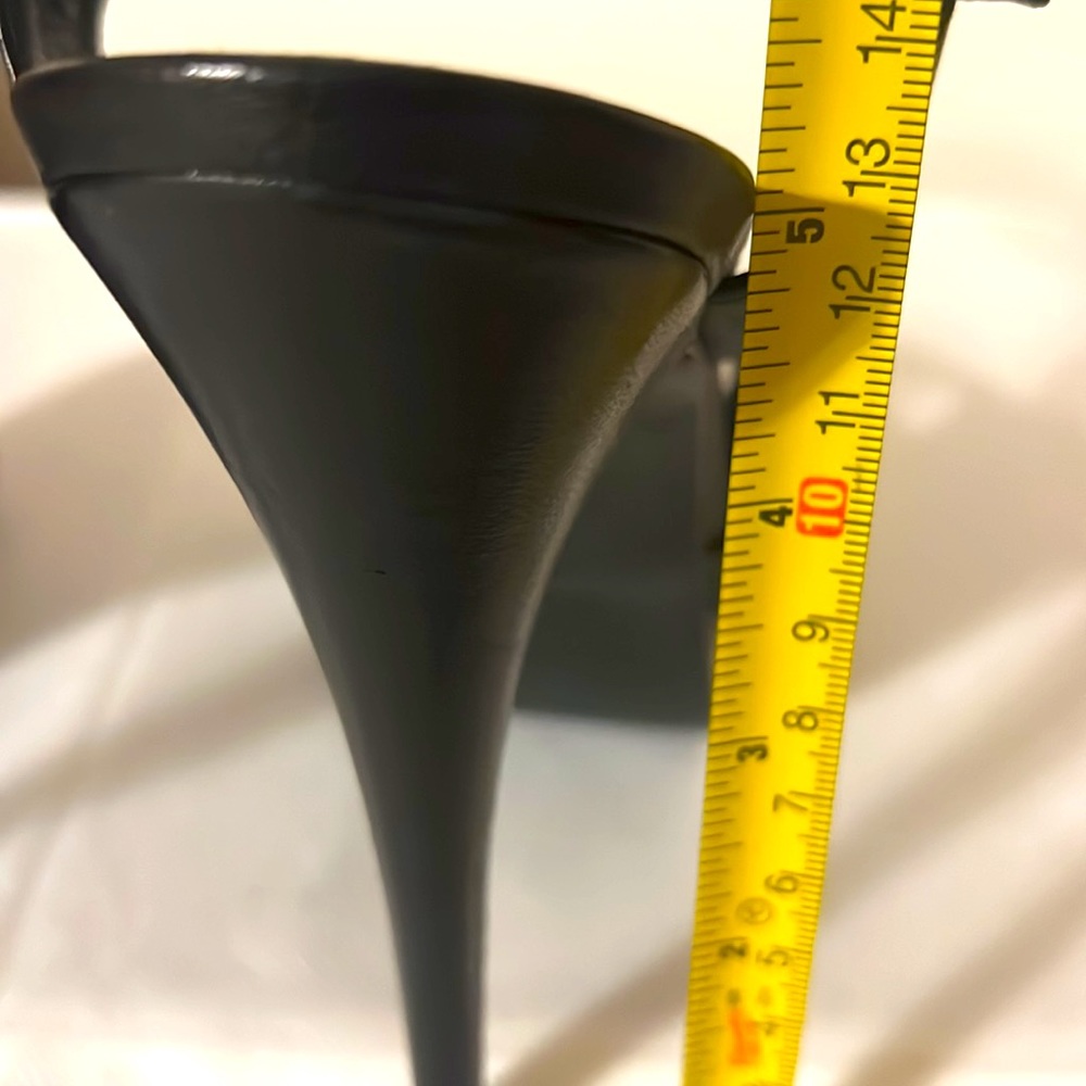 Yves Saint Laurent Black Strappy Heels. Size 38.5/7.5 Like New. - Picture 9 of 10